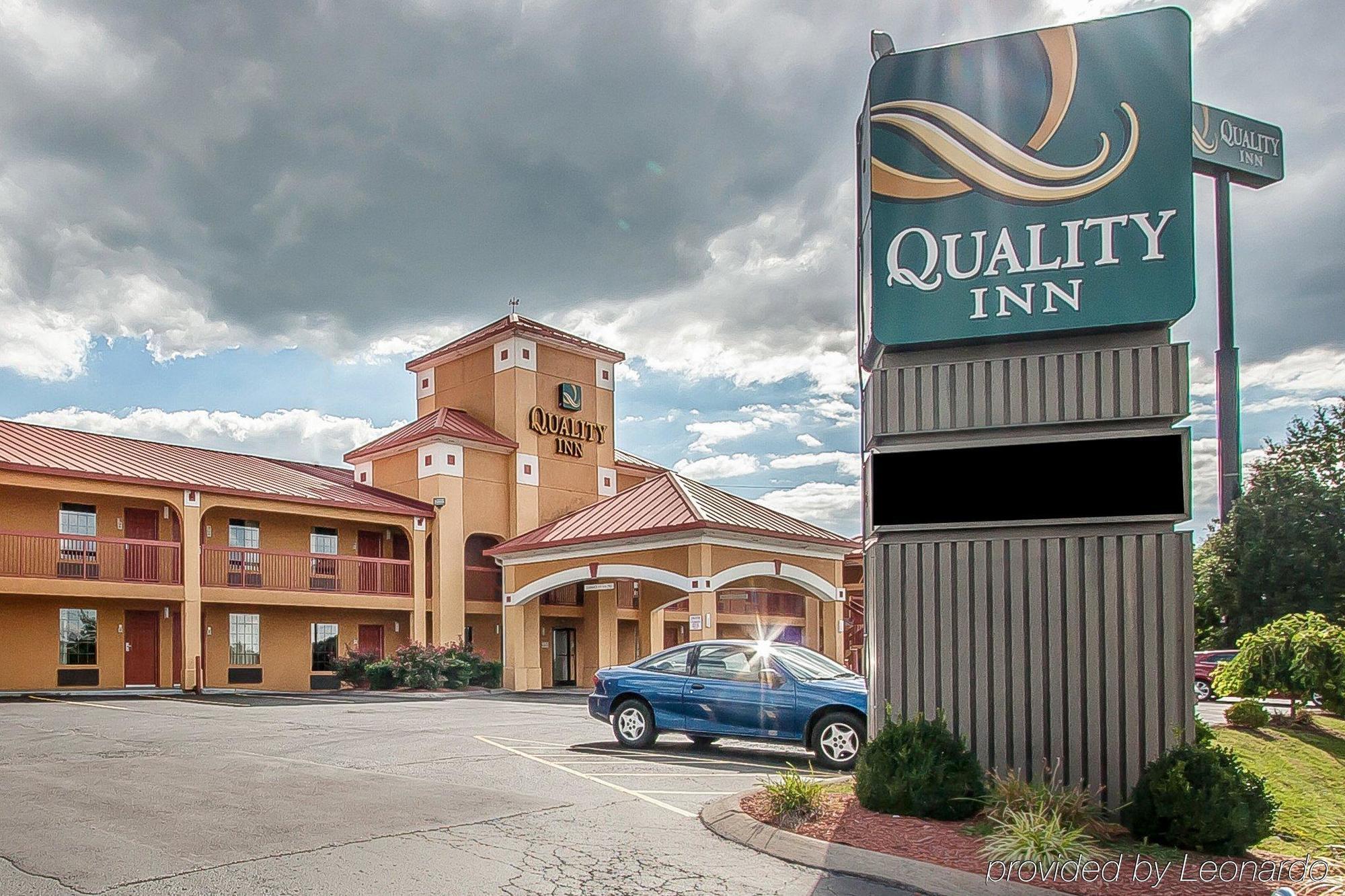 Quality Inn - Уайт Хаус Екстериор снимка